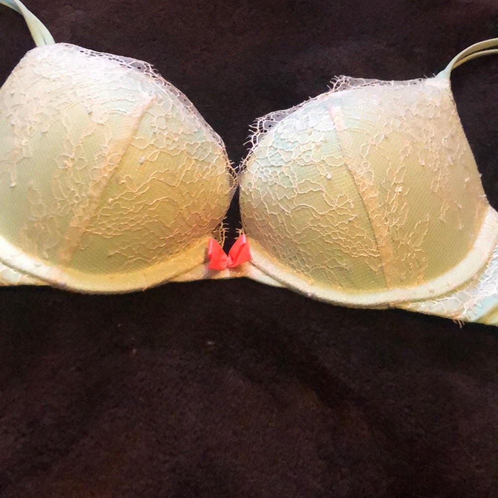 Victoria Secret bra 34 A